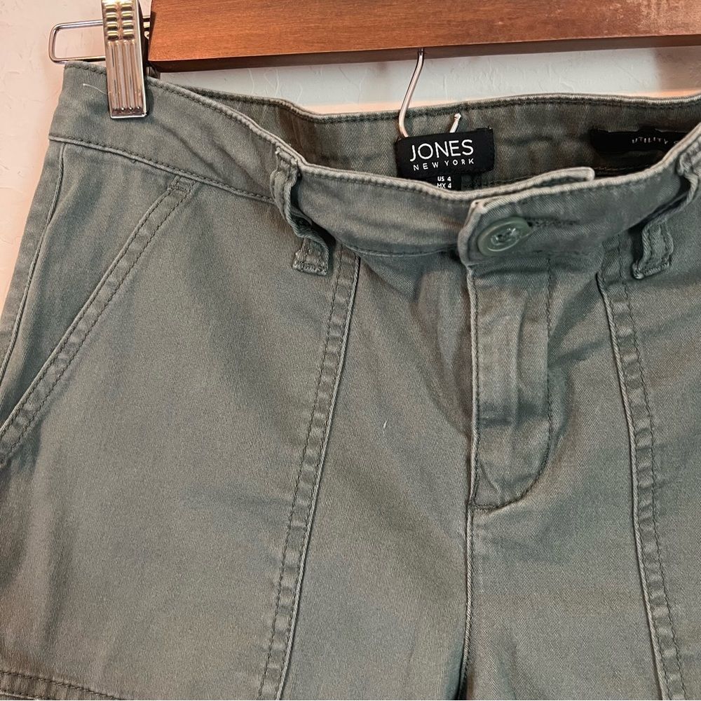 Jones New York Green Size 4 Utility Shorts Rolled Cuff with Button EUC - Picture 3 of 14